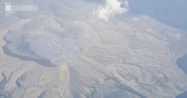 日本客机直播樱岛火山喷发瞬间