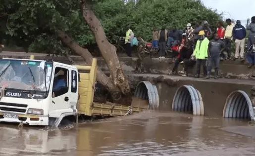 肯尼亚洪灾已致至少90人死亡超13万人流离失所
