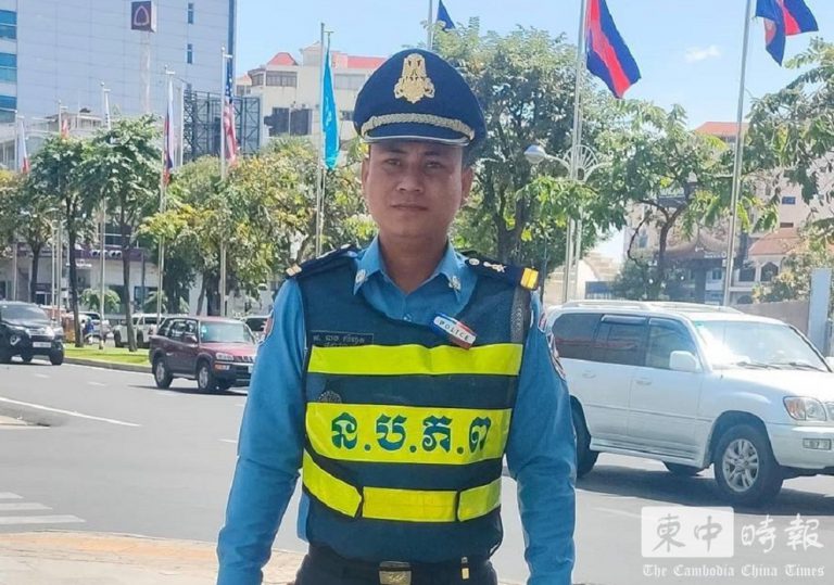 向中国车主索要小费 3名柬埔寨交警被停职