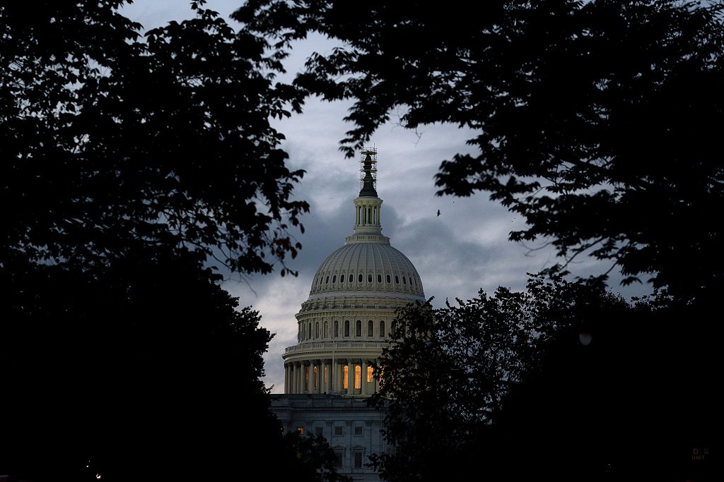 美国众议院投票通过一项为期45天的短期支出法案