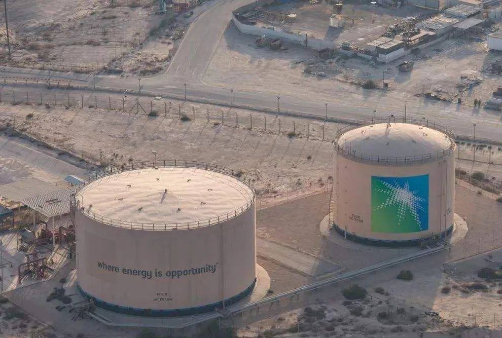 沙特首都利雅得一炼油厂遭无人机袭击 ，阿联酋表示强烈谴责