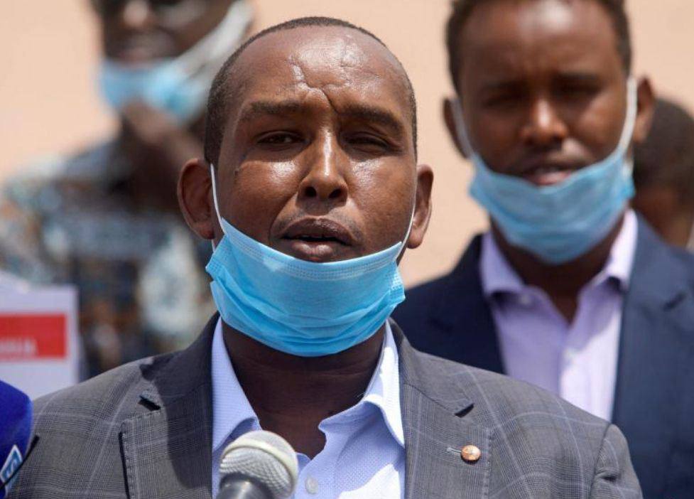 索马里政府发言人莫阿利穆周日在首都摩加迪沙的一个路口被一名自杀式炸弹手袭击受伤